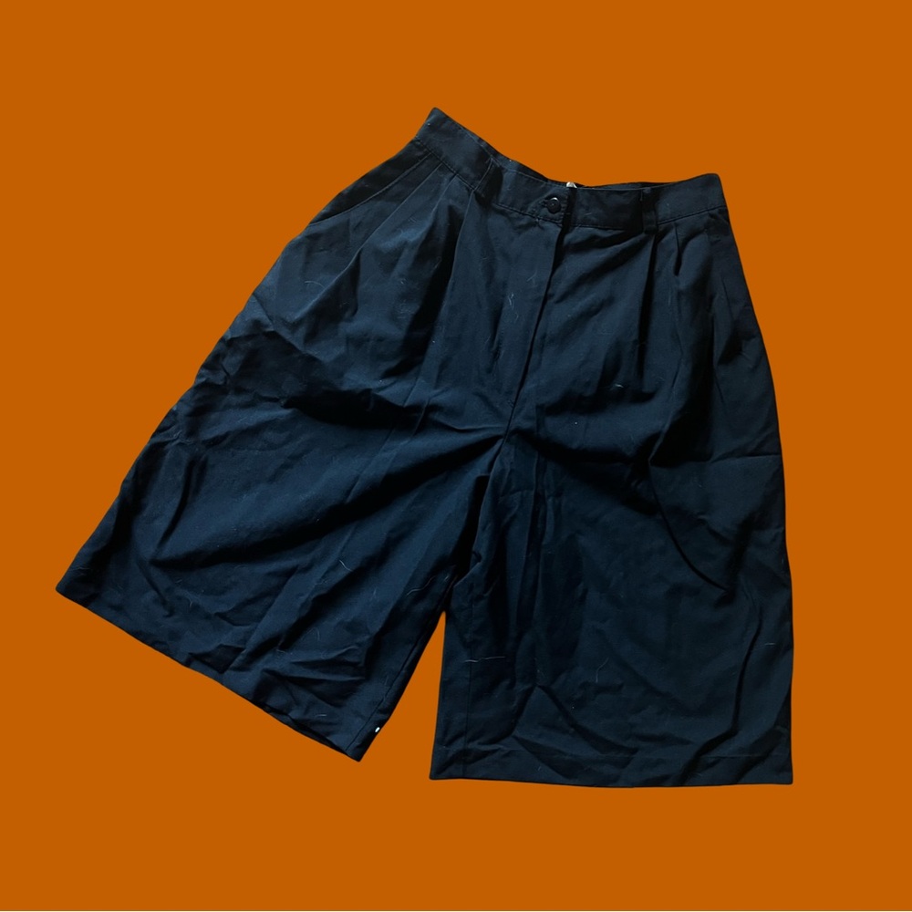 5/25$ Women's Black High Waist Pleated Shorts | Vintage
